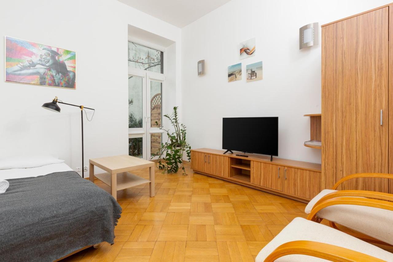Downtown Studio Apartment By The Park By Noclegi Renters Варшава Экстерьер фото