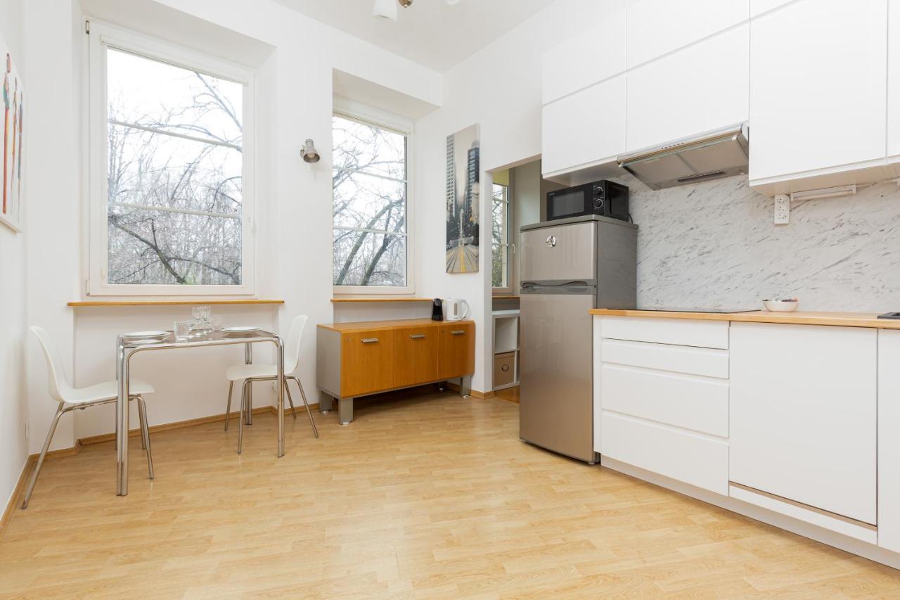 Downtown Studio Apartment By The Park By Noclegi Renters Варшава Экстерьер фото